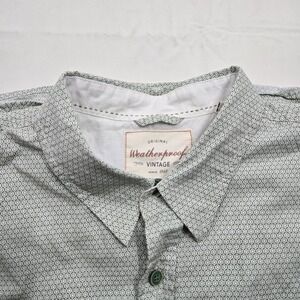 Weatherproof Vintage Men's Shirt Size XL Light Green Hawaiian Style